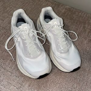 On women’a cloudnova form running shoes